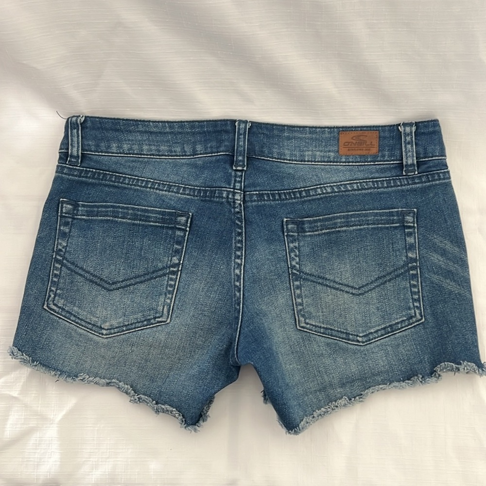 O’NEILL~Denim Shorts~Distressed - Picture 2 of 8